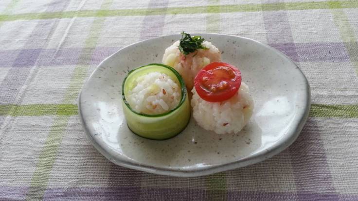 塩レモンの一口おにぎり